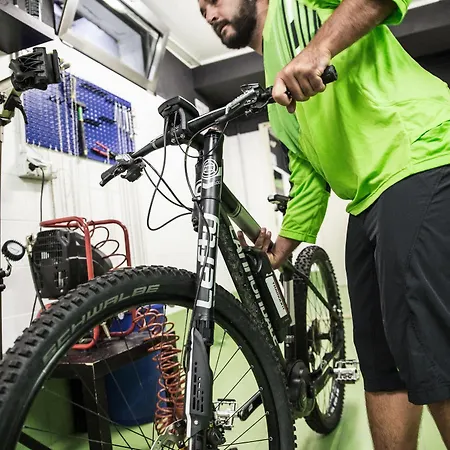 Caravel Bike Szálloda