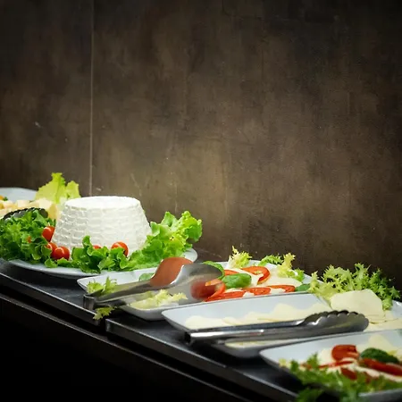 Otel Caravel Bike 4*
