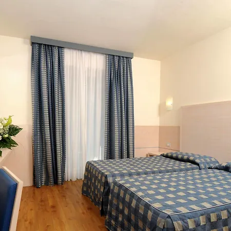 Otel Caravel Bike Torbole Sul Garda