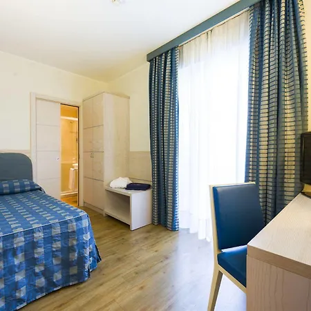 Otel Caravel Bike 4*